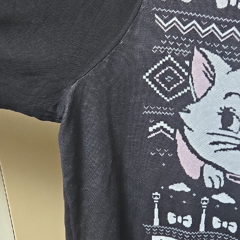 Disney Plus Size 4x Charming Long Black Sweater with White Pink Cat Design - Picture 3 of 8